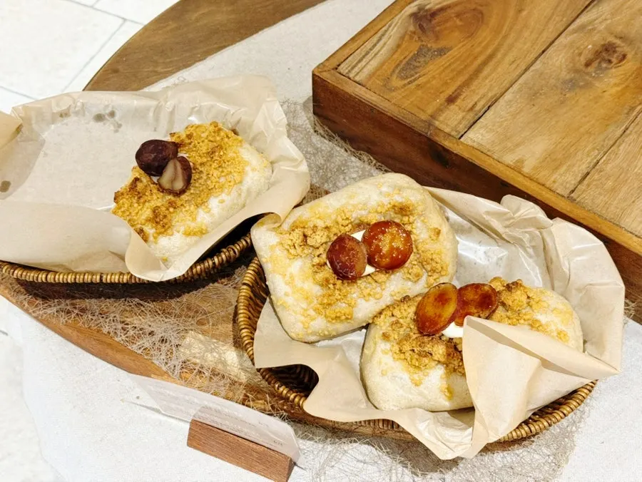 Cheese and ham display case at Mandali To Go Ilgwang Branch