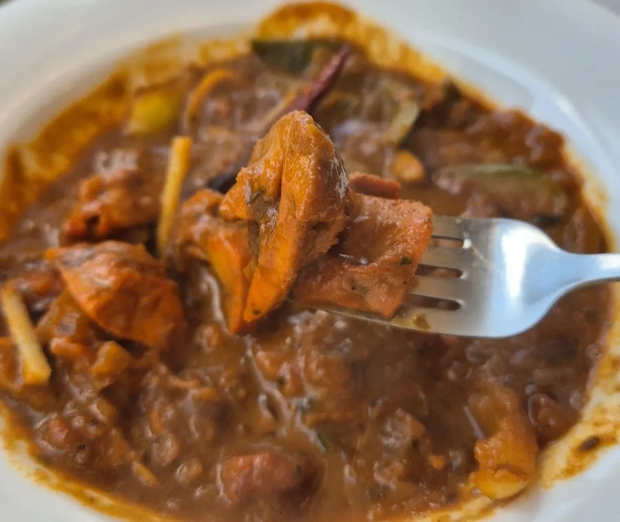Karahi chicken curry loaded with chicken and bell peppers