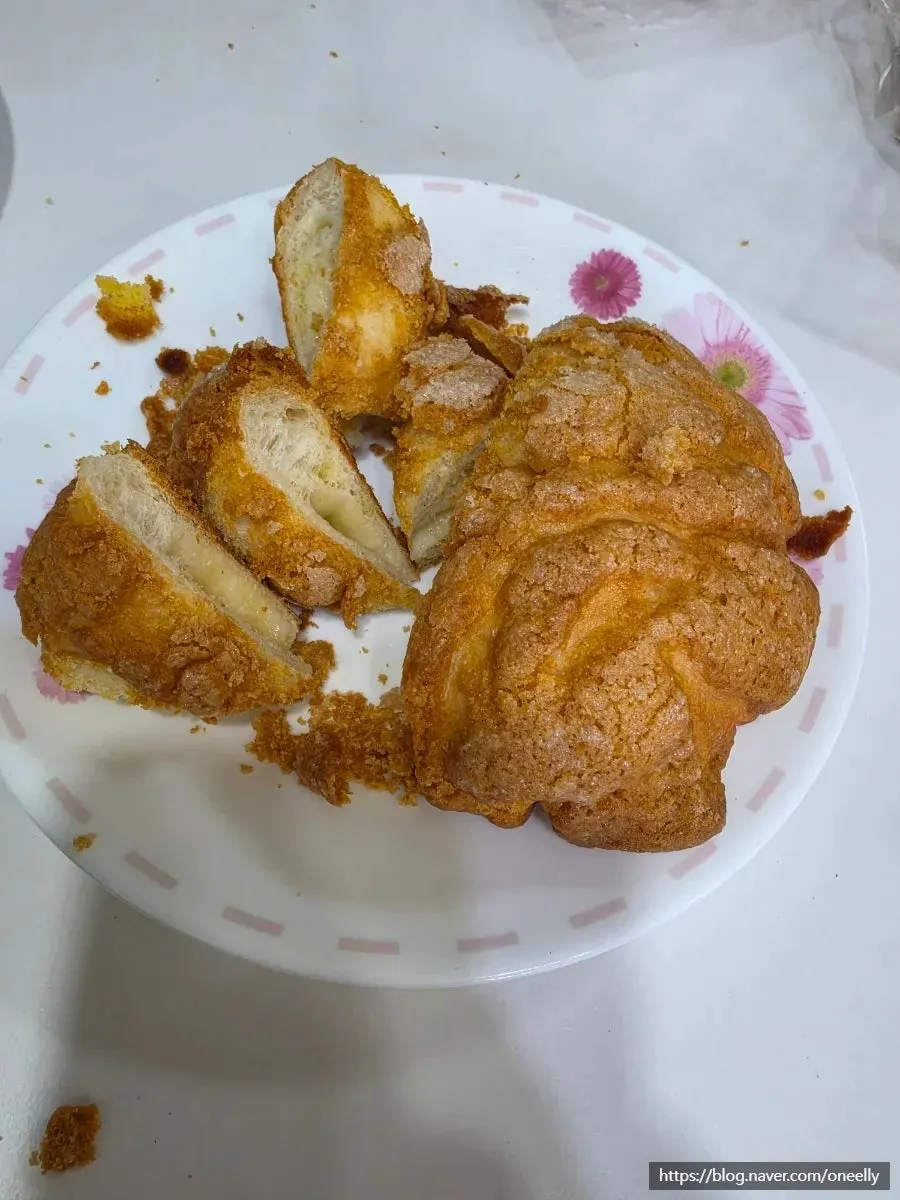 모찌반죽에 버터가 들어간 소금소보루
