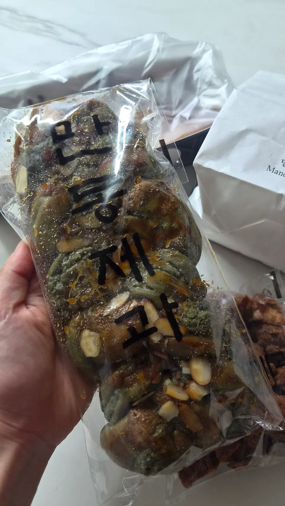 Crisp, sweet rusk from Mandong Jegwa