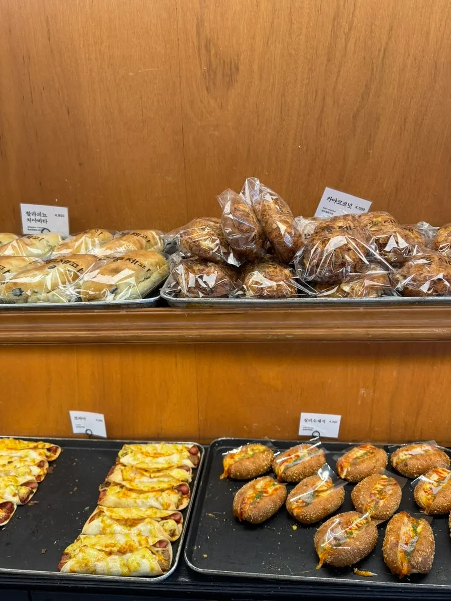 Ciabatta and campagne display corner