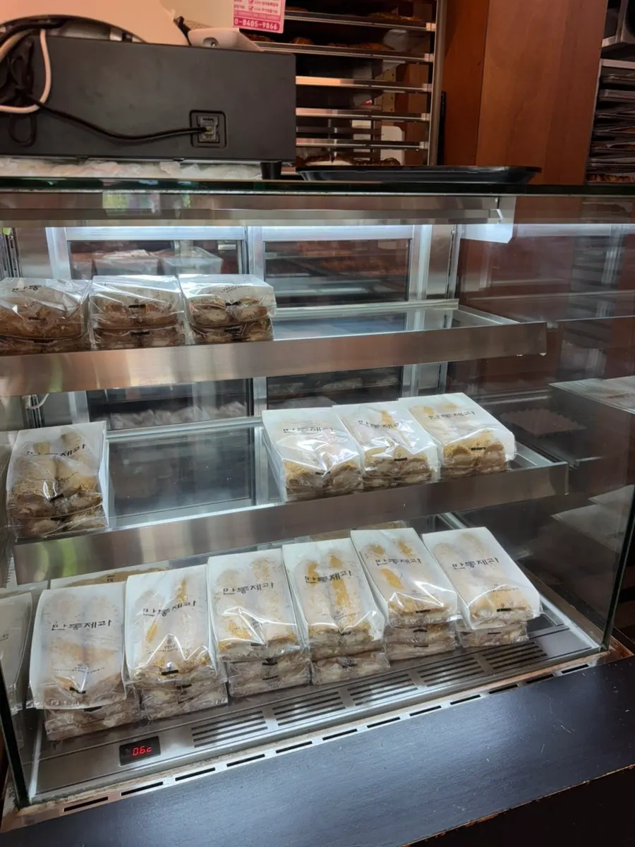 Cappuccino bread on display at Mandong Jegwa