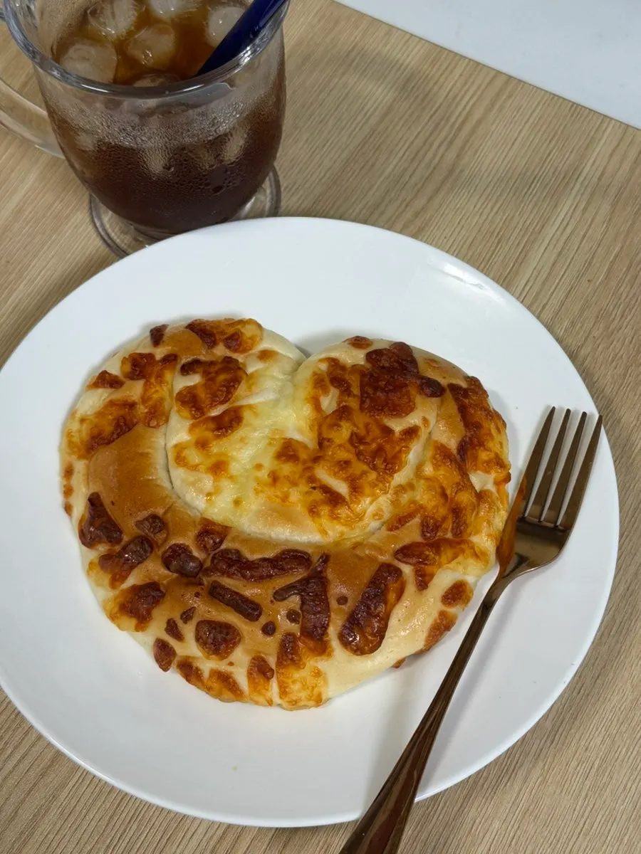 크림치즈가 들어간 프레첼