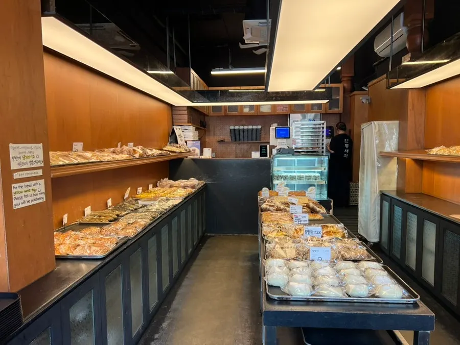 Interior of Mandong Jegwa with breads on display