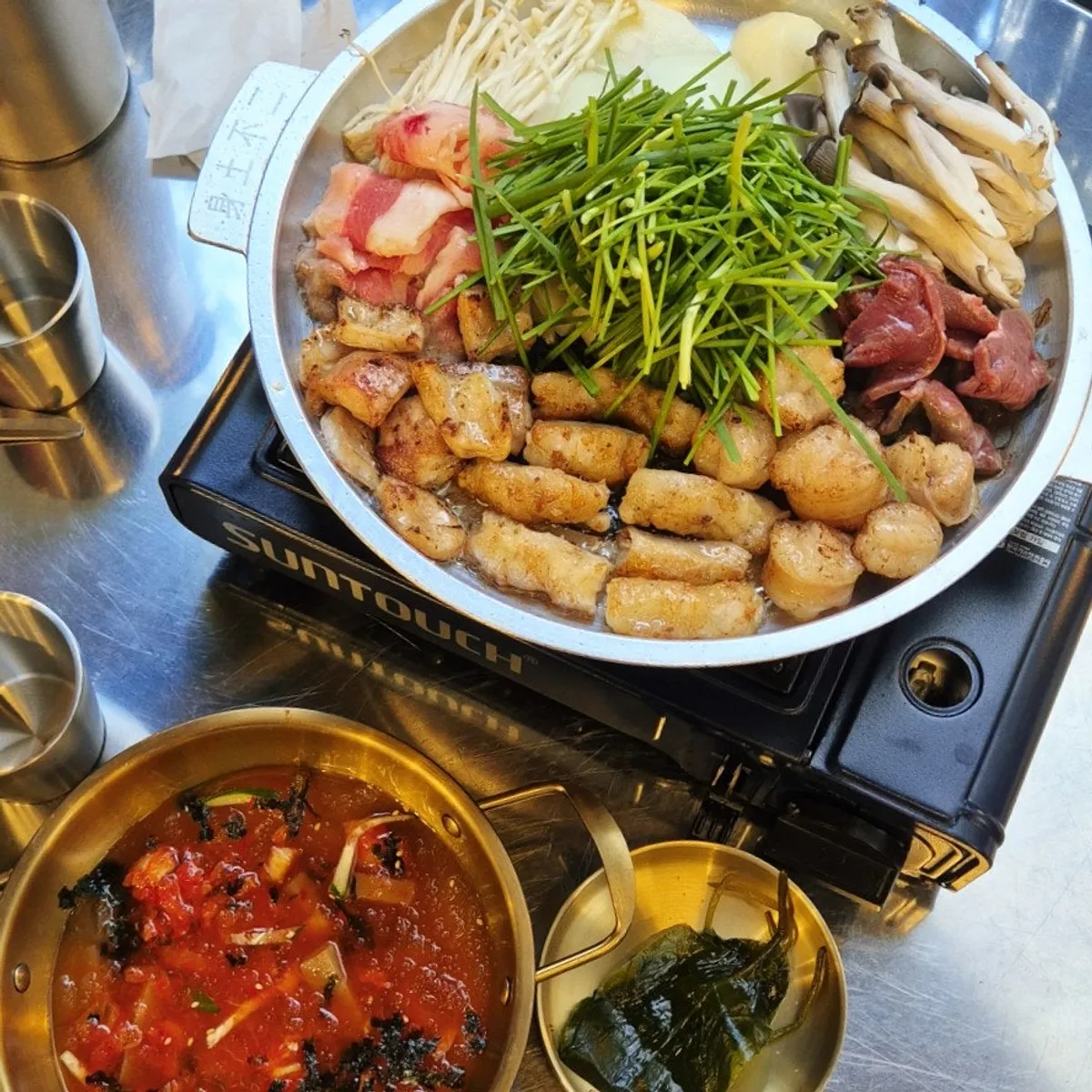 Featured photo of Hwang Gop Magoknaru Branch, a gopchang restaurant near Magoknaru Station