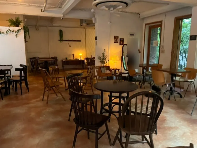 Plants placed on the 2nd floor of 5to7 Seongsu Main Branch