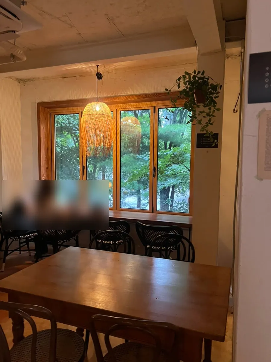 Table details on the 2nd floor of 5to7 Seongsu Main Branch
