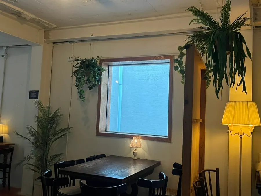 Overall atmosphere of the 2nd floor at 5to7 Seongsu Main Branch