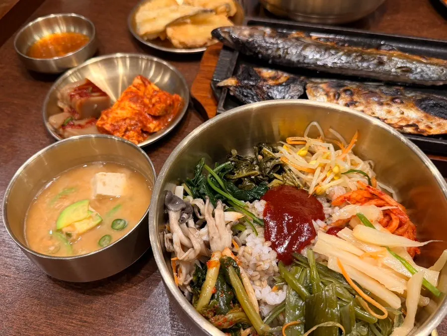 Barley rice, doenjang-jjigae, and grilled mackerel set meal