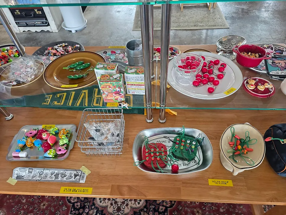 Merchandise area in the center of the café