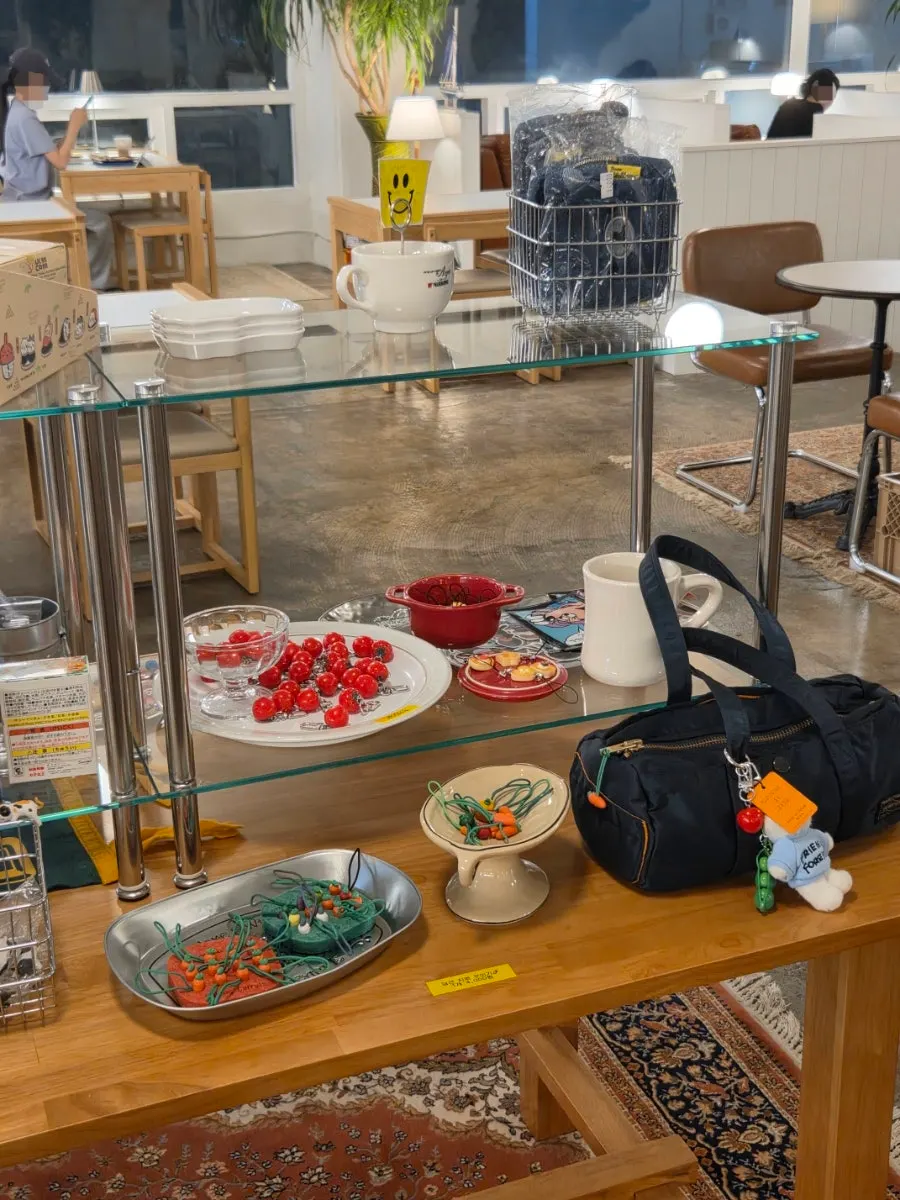 Items for sale inside Hongrad
