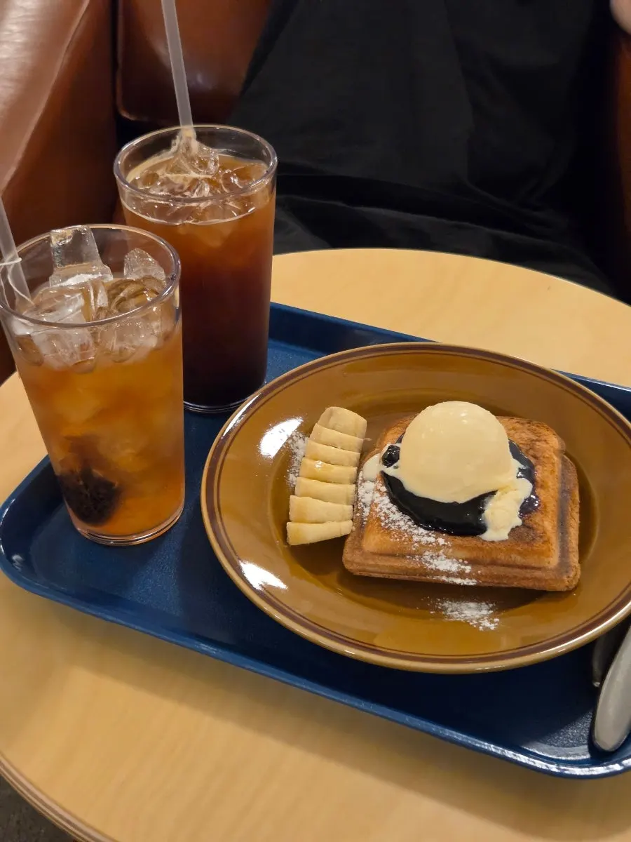 Ex-Boyfriend Toast and peach oolong at Hongrad