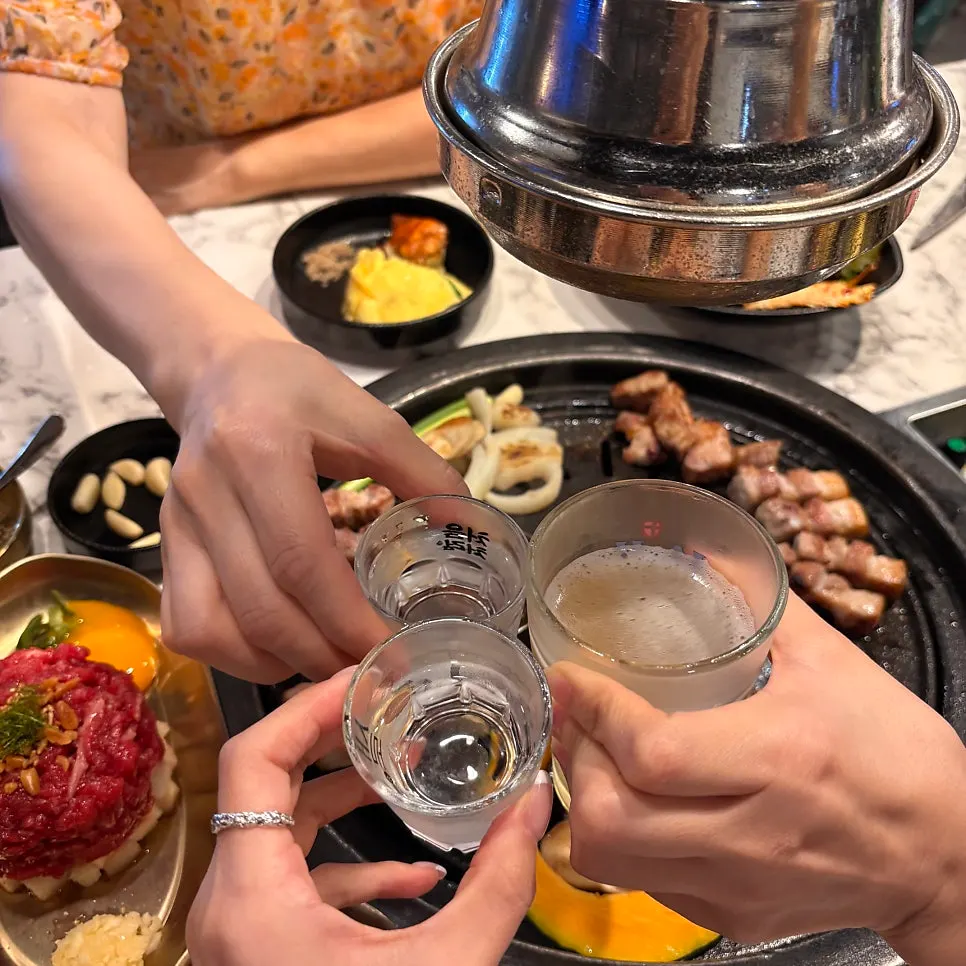큼직하게 구워진 돼지고기