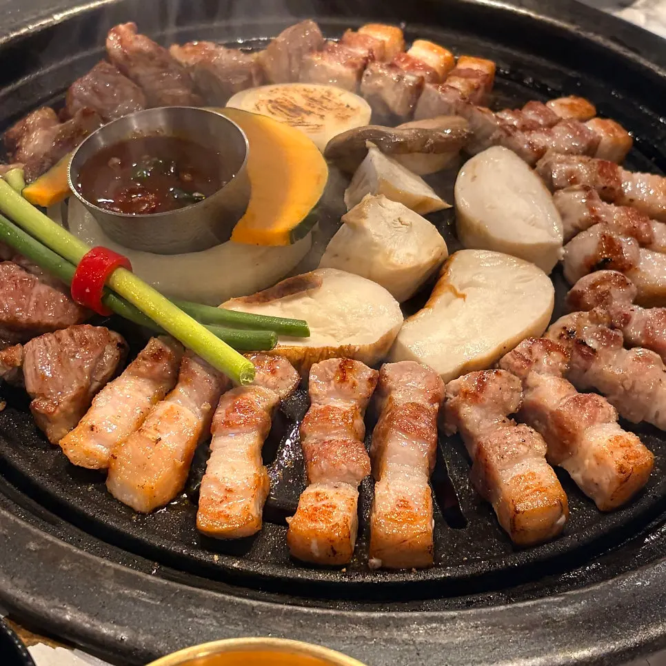 청첩장 모임 고기 식사