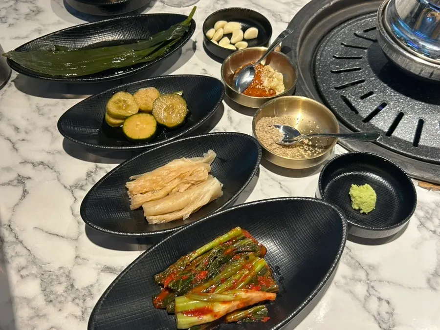 Mâm Olheun Pork Set đầy đủ món