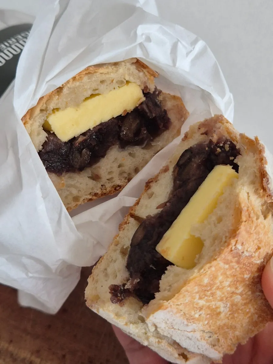 Boulangerie Copain baguette sliced at home