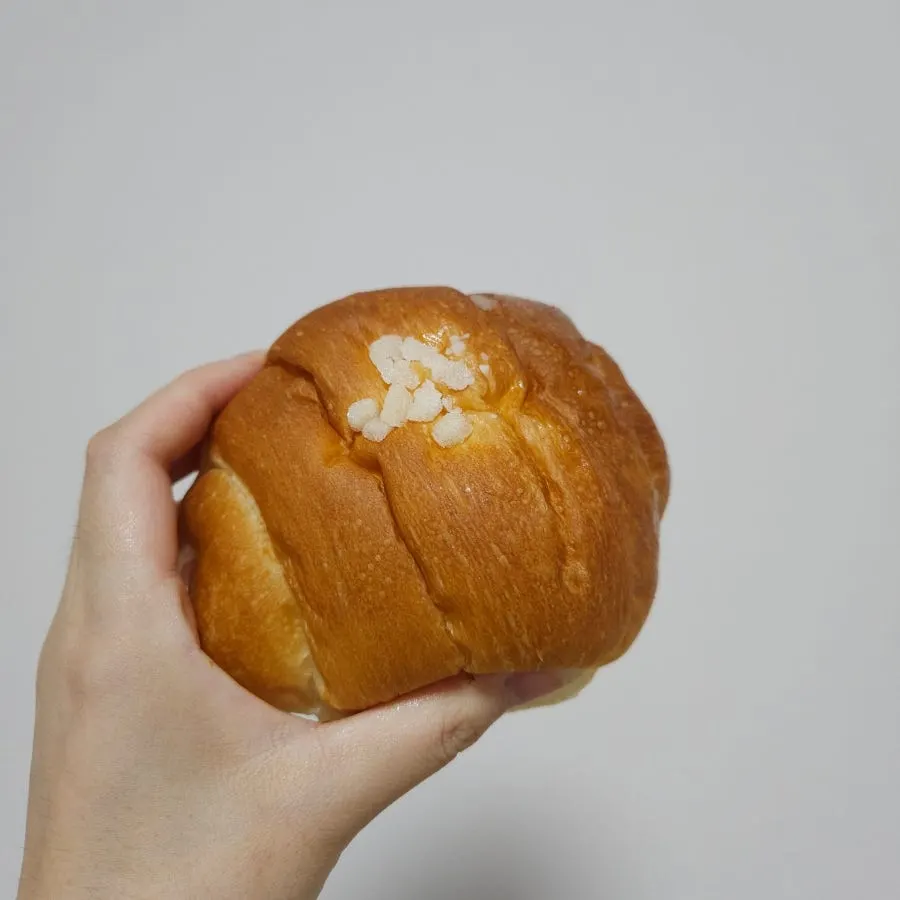 겉이 바삭한 크로와상 단면
