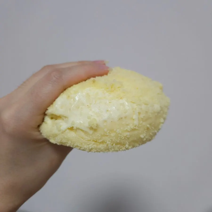우유크림이 들어간 우유소금빵
