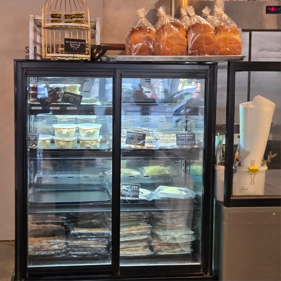 Boulangerie Copain showcase filled with bread