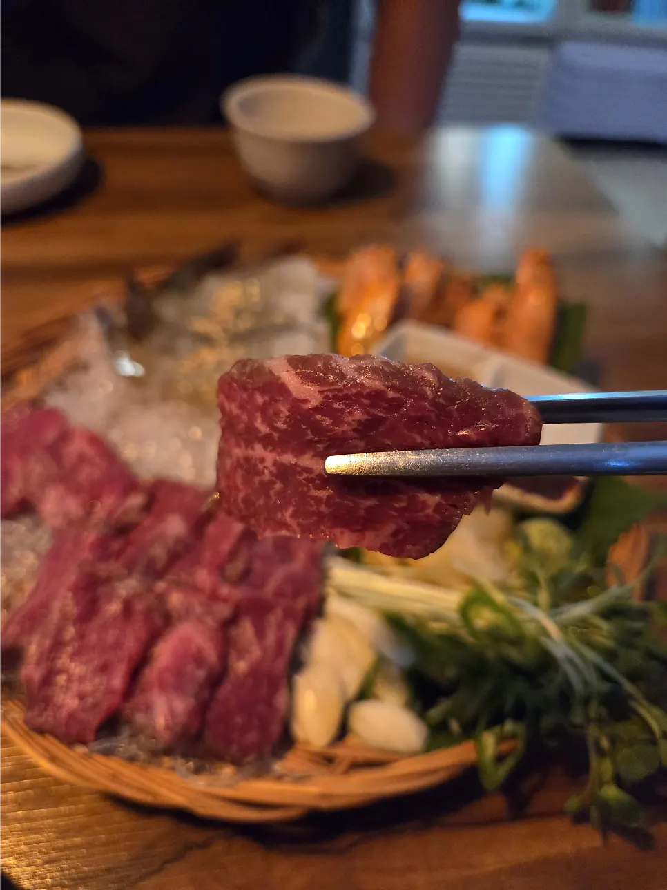 Beef sashimi with a defined grain