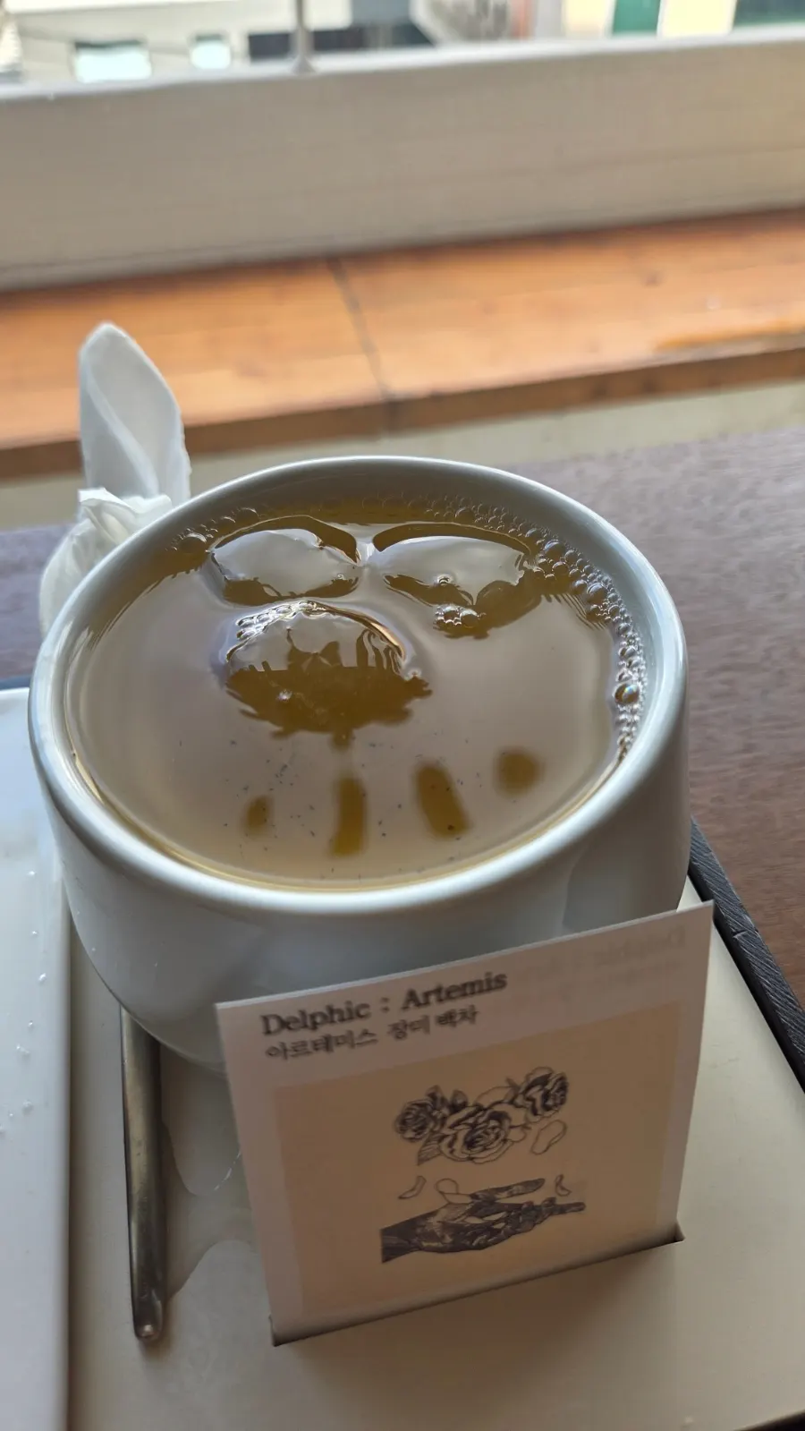 Fragrant rose white tea