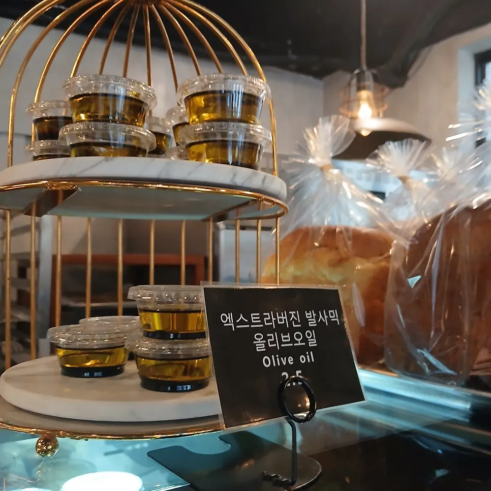 블랑제리코팡에서 빵 고르는 시간