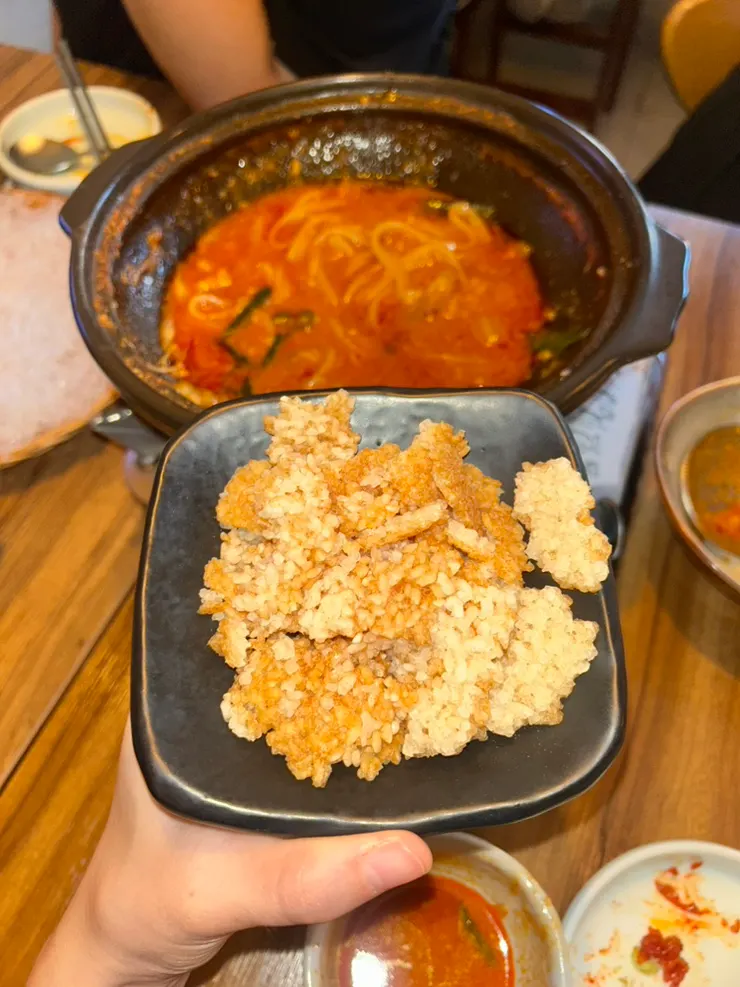칼국수 사리와 누룽지 추가 메뉴