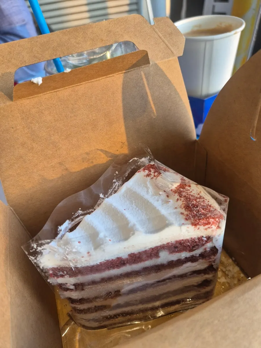 Shanghai Butter Tteok and Red Velvet Cake