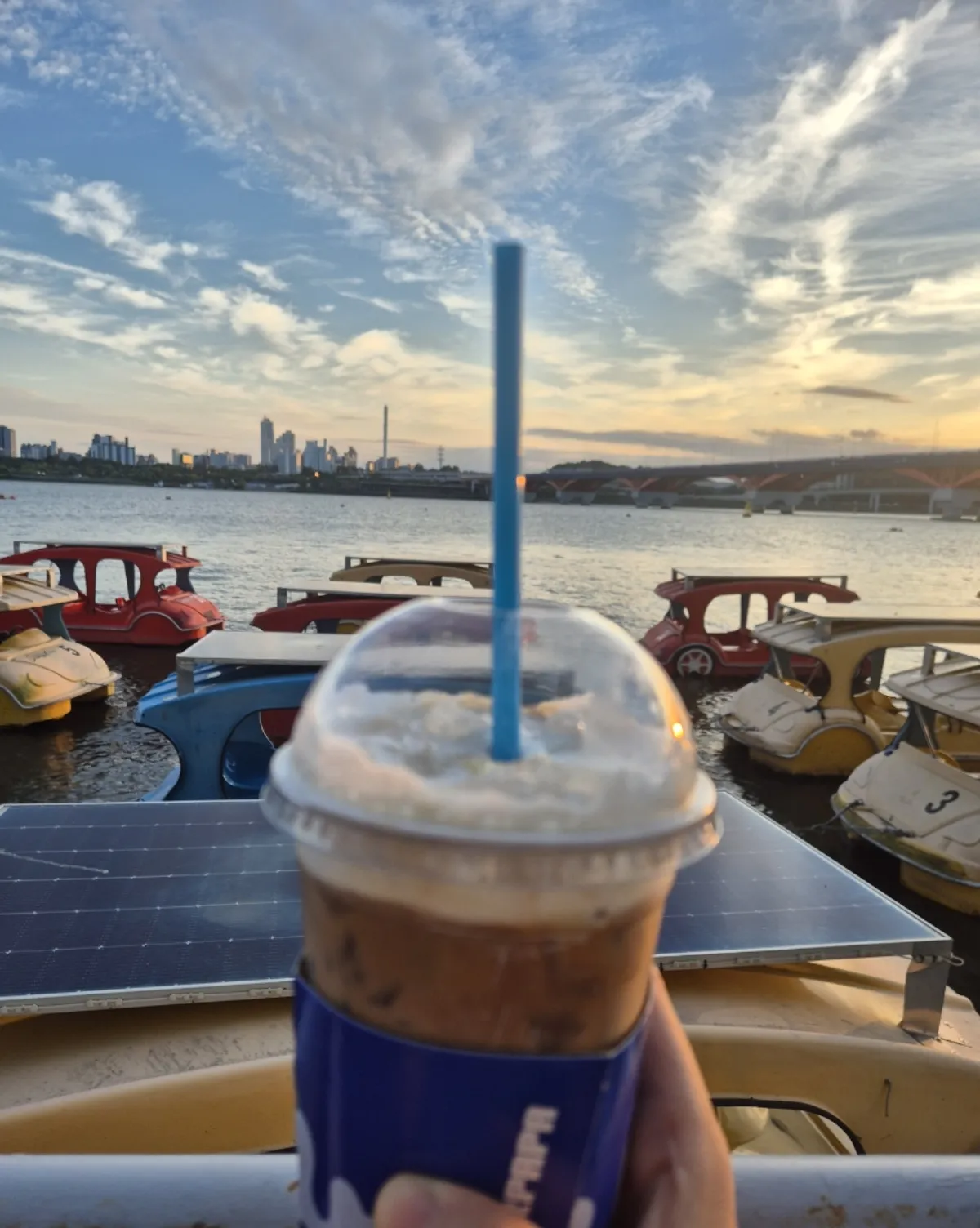 Han River view and Lemon Caramel Latte