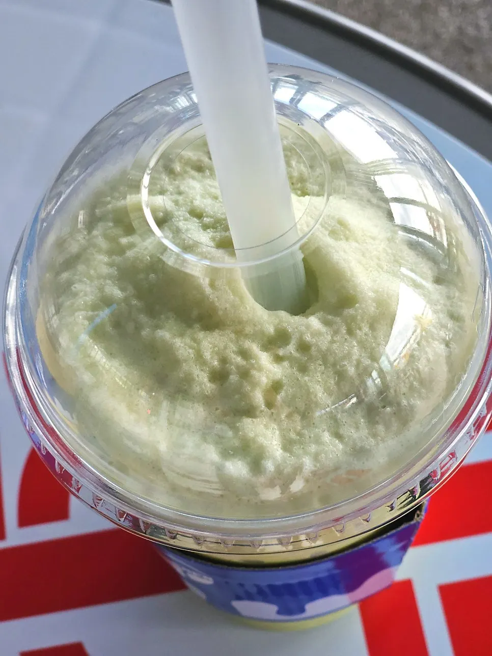 Honey melon smoothie and cake