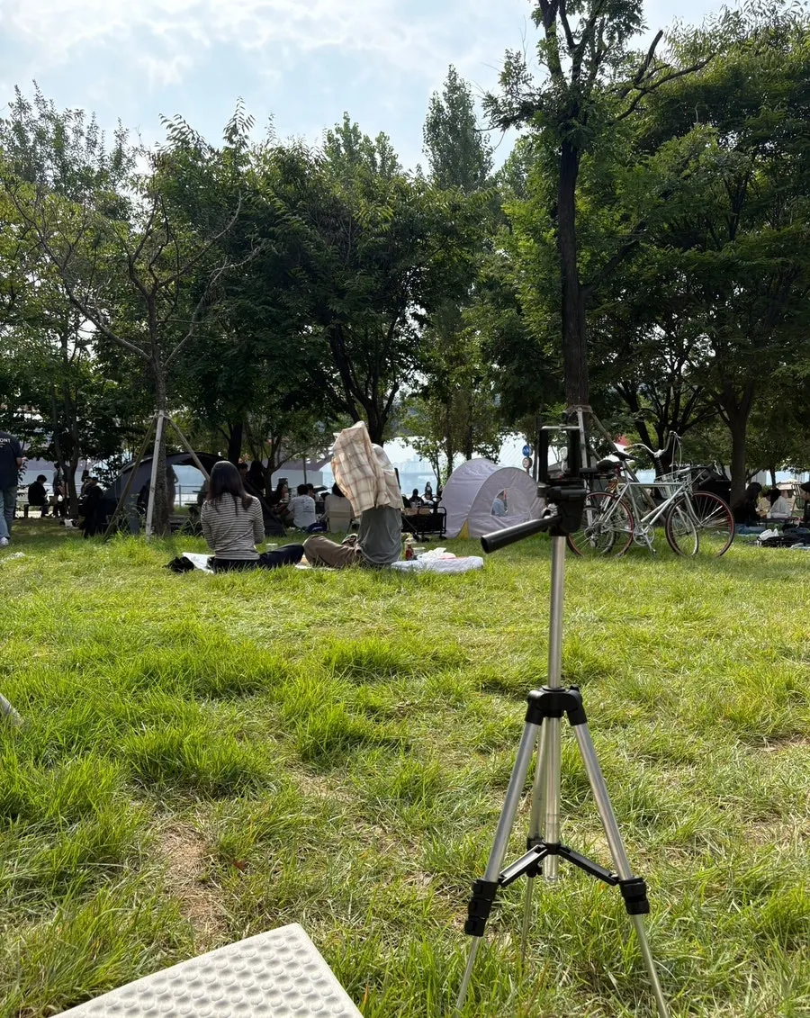 Setting up the shade tent at Mangwon Han River Park
