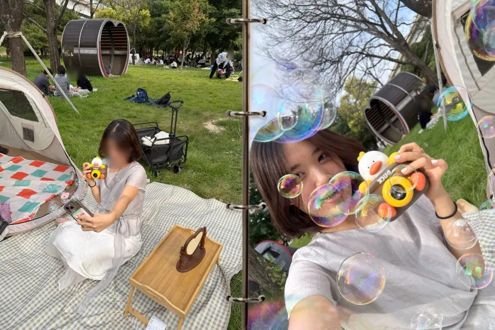 대여한 비눗방울을 불며 찍은 피크닉 사진