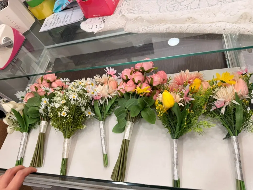 Rose bouquet chosen for the rental
