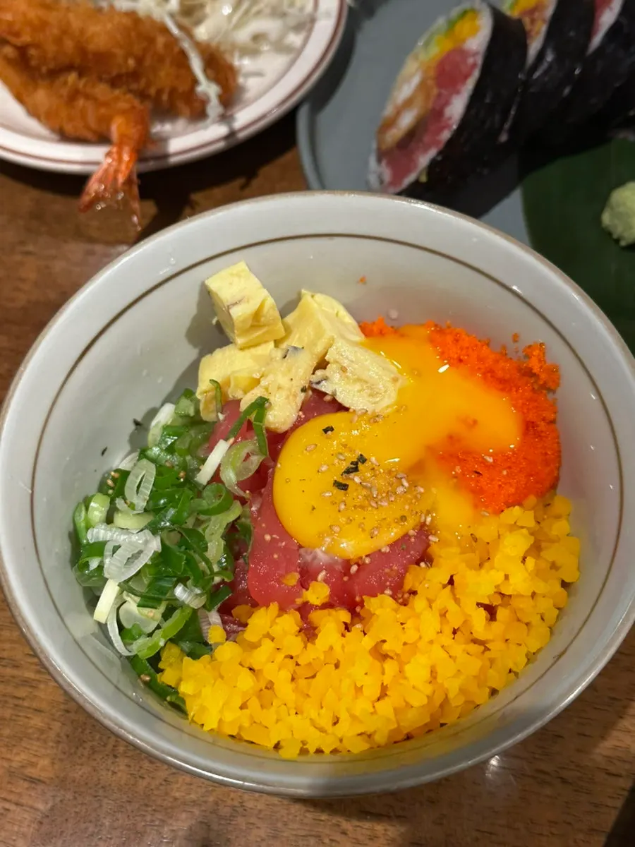 The tuna rice bowl before mixing