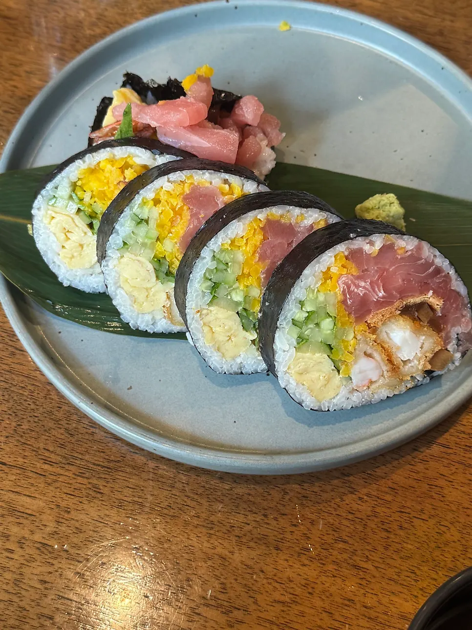 A plate of Padong's futomaki