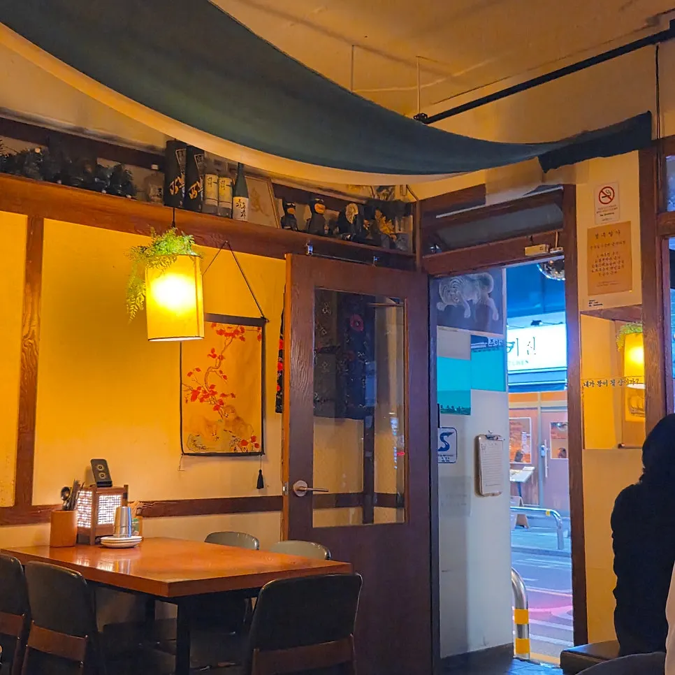 First photo from a visit to Mangwon-dong cooking-bar Jeongju Ilga