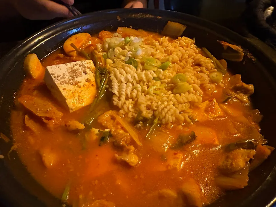 Ramyeon sari noodles added to the pork kimchi jjaglee