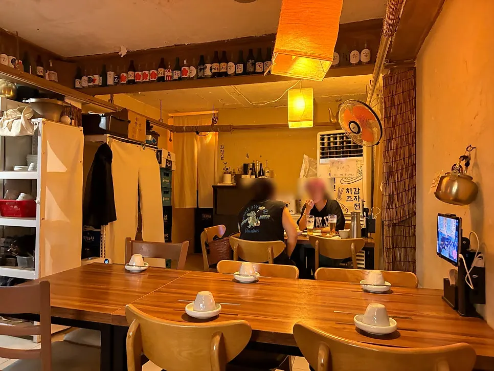 야외가 보이는 뱃놀이 창가 좌석