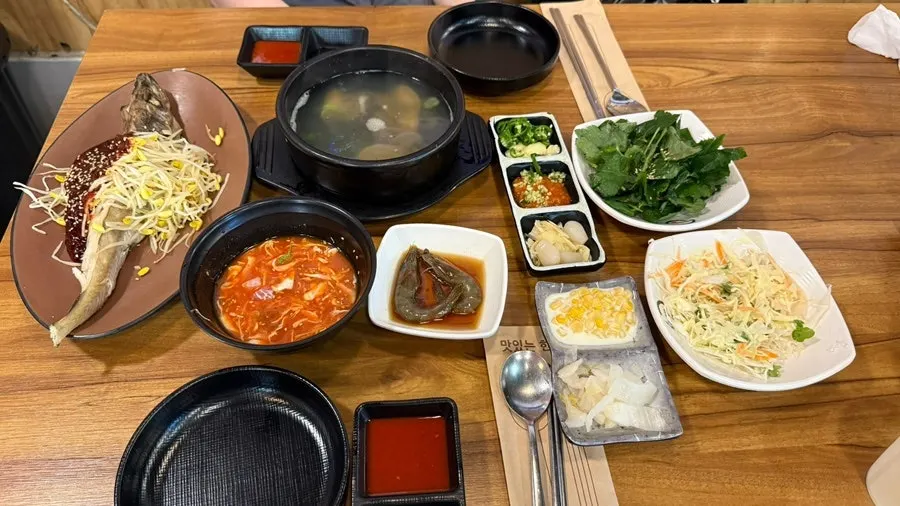 Table full of banchan side dishes