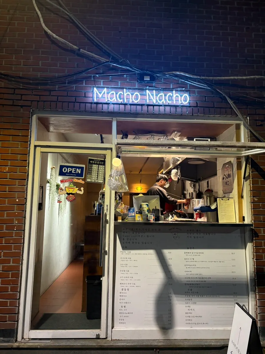 Macho Nacho late in the evening
