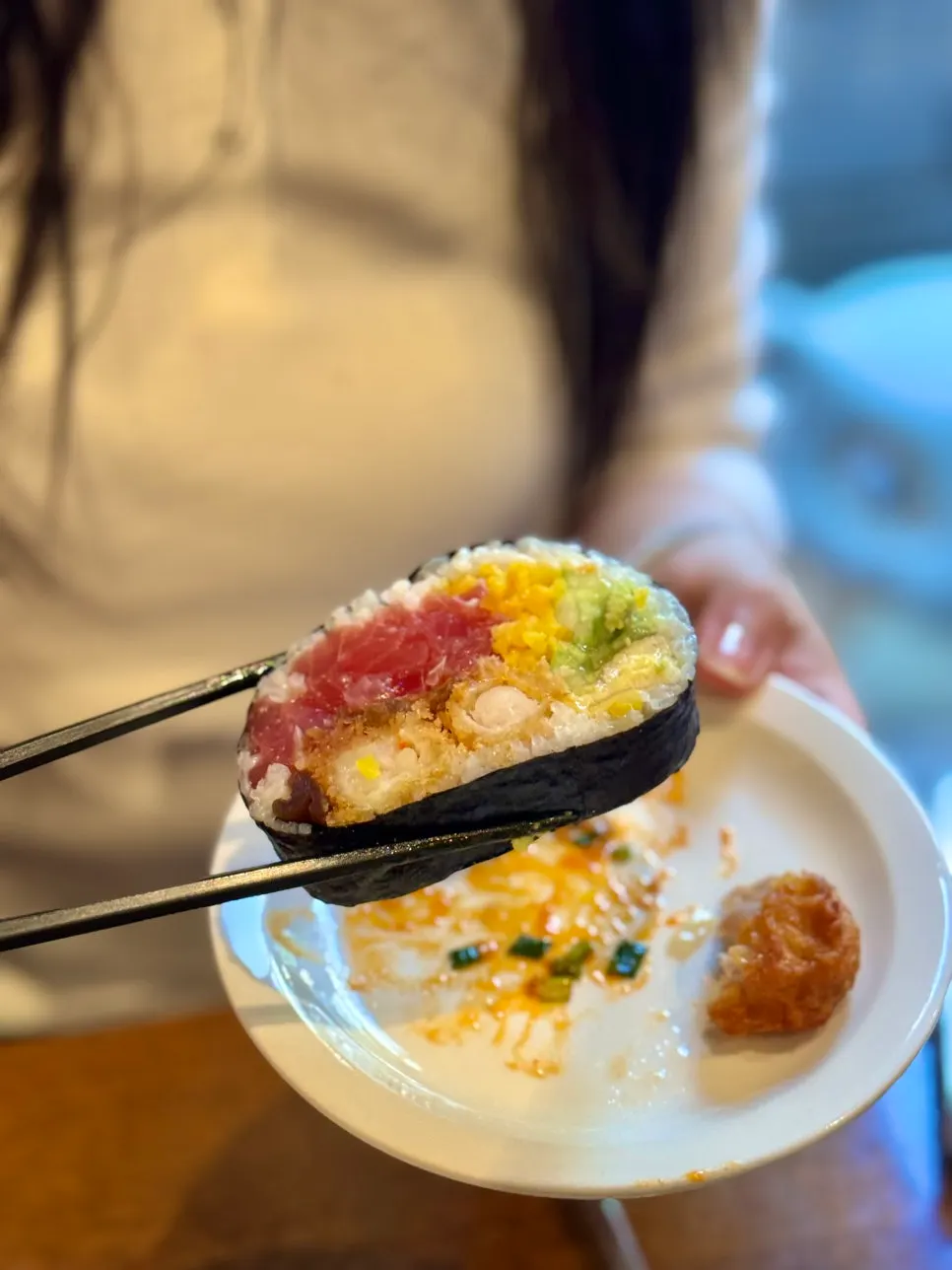 참치와 새우튀김이 든 후토마끼
