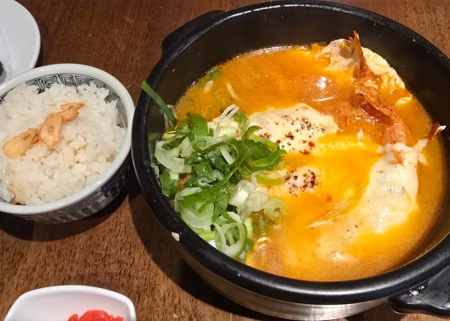 Kimchi cheese nabe with shrimp tempura