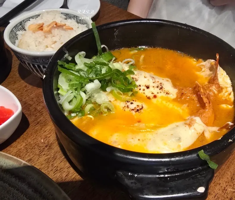 Nabe with shrimp tempura and cheese