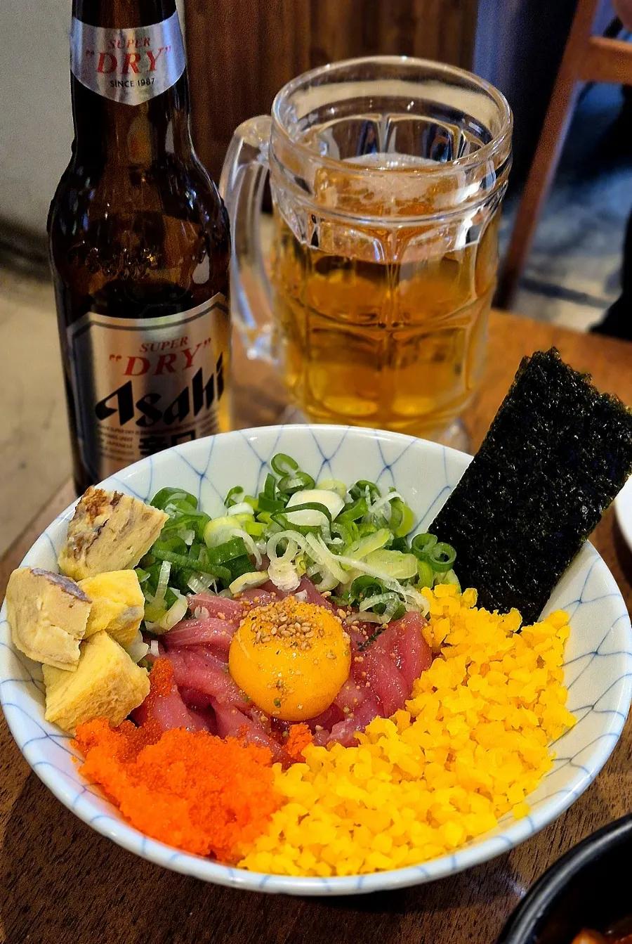 Rice bowl with tuna and vegetables