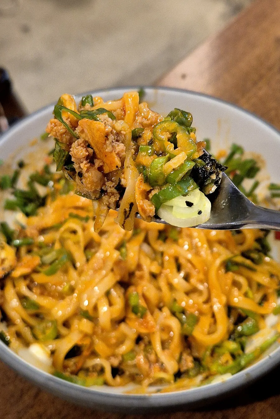 Mazesoba with a generous amount of meat