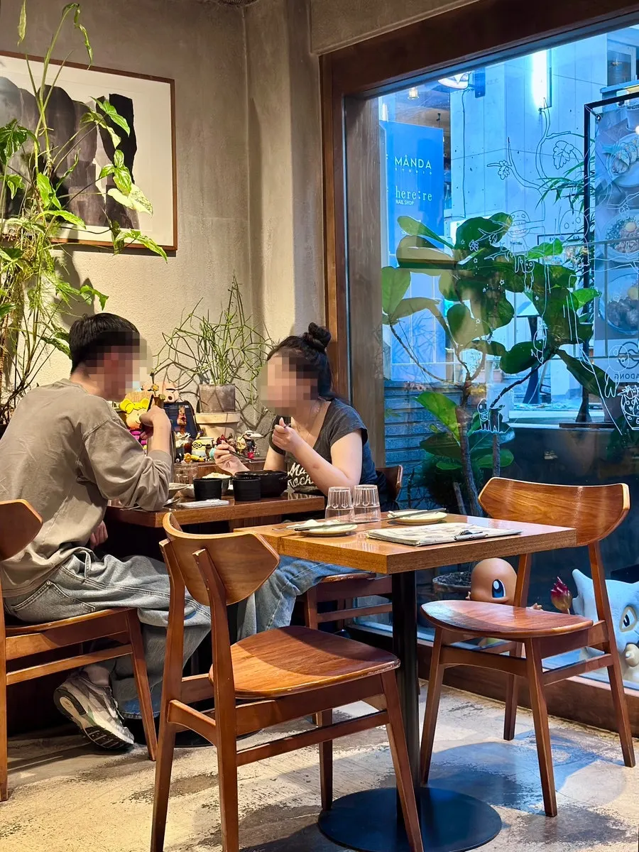 Interior atmosphere at Padong in Mangwon-dong