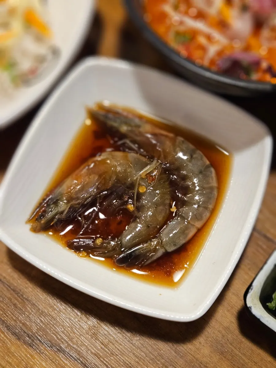 스끼다시로 나온 작은 물회