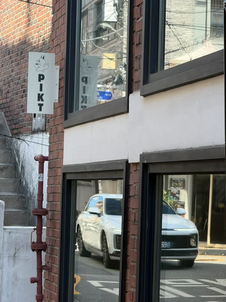 Exterior and interior of PICT Roastery Mangwon Branch