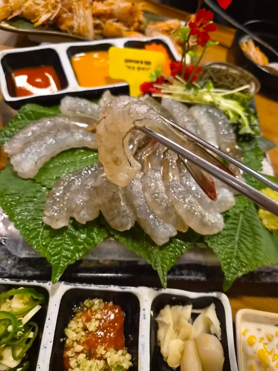 Raw shrimp sashimi with 20 shrimp