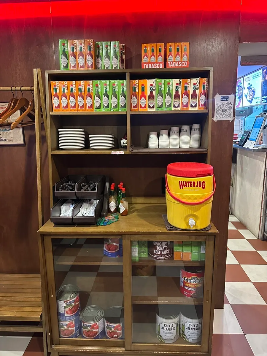 Wall decorations and lighting at Taco Dot